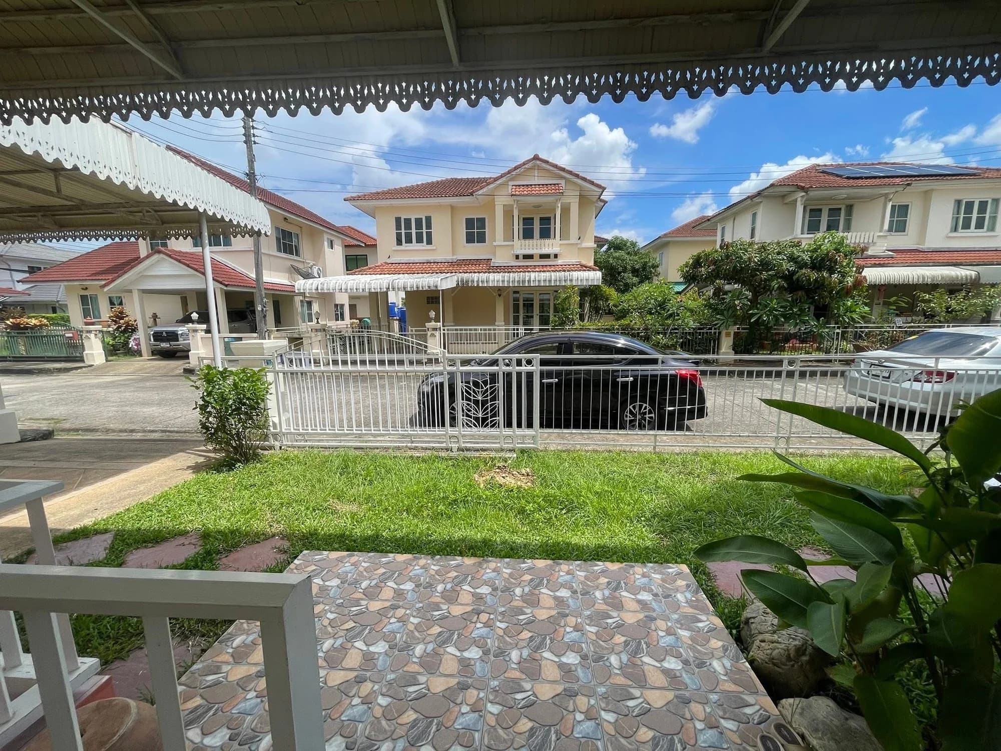 บ้านเช่า Land and House