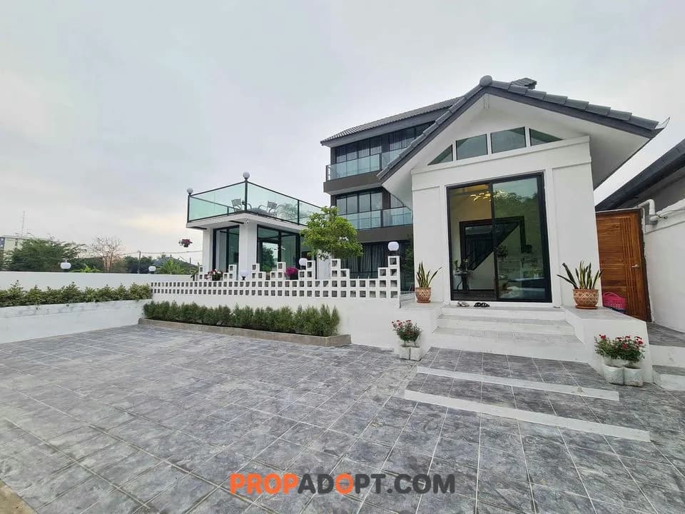 3-Storey Guest House for Rent | Only 5 Minutes from Big C Don Chan