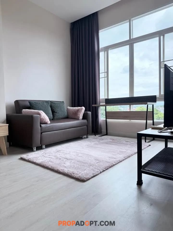 MY HIP CONDO — SPACIOUS 2-BEDROOM CORNER UNIT FOR RENT